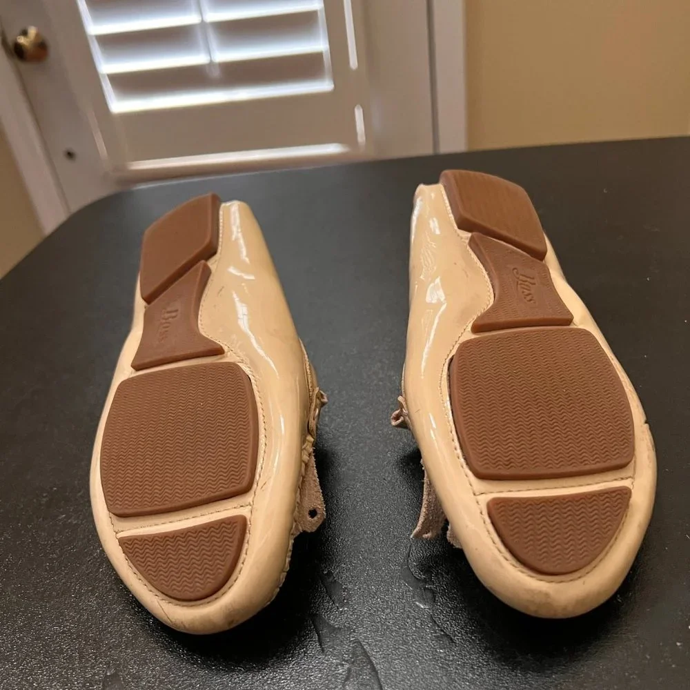 Bass cream leather loafer flats size 5 with knitted fringe
